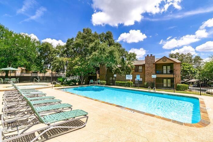 2650 Thousand Oaks Dr #C2 - Photo 6 of 16