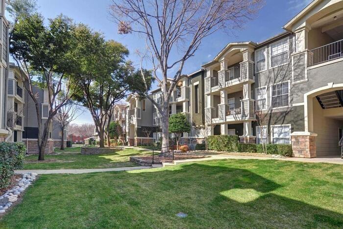 4750 Haverwood Ln #C1 - Photo 3 of 13