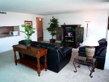 222 E Houston St #D1 - Photo 5 of 17