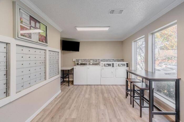 1121 Amherst Dr #C2 - Photo 5 of 23