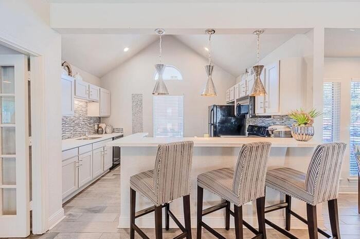 1121 Amherst Dr #C2 - Photo 7 of 23