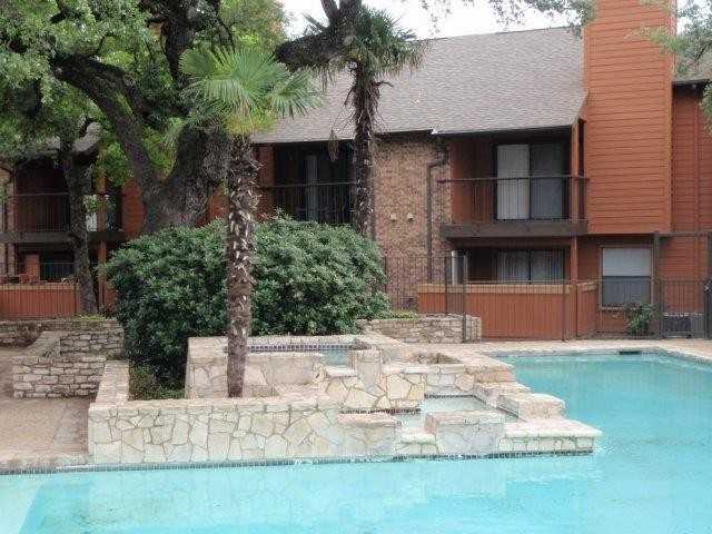 2439 Ne Loop 410 #A1 - Photo 3 of 8