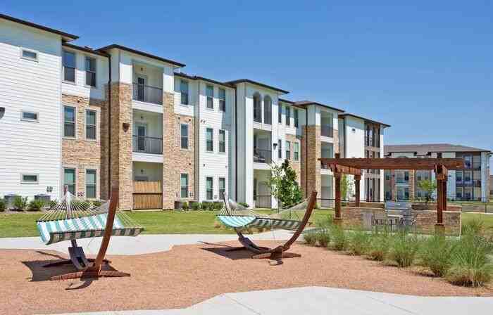 490 Barnes Dr #B3 - Photo 5 of 23