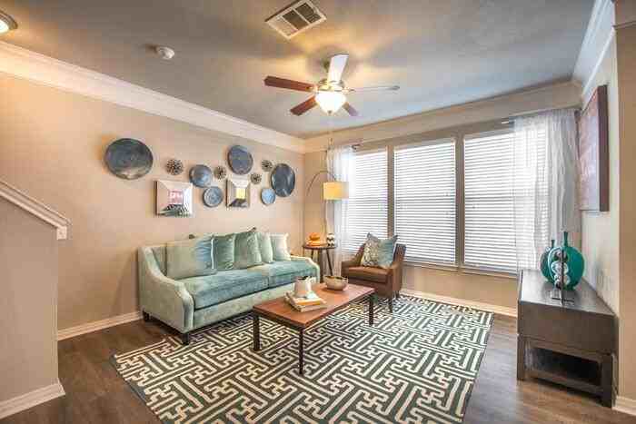 4701 Charles Pl #D6 - Photo 3 of 11