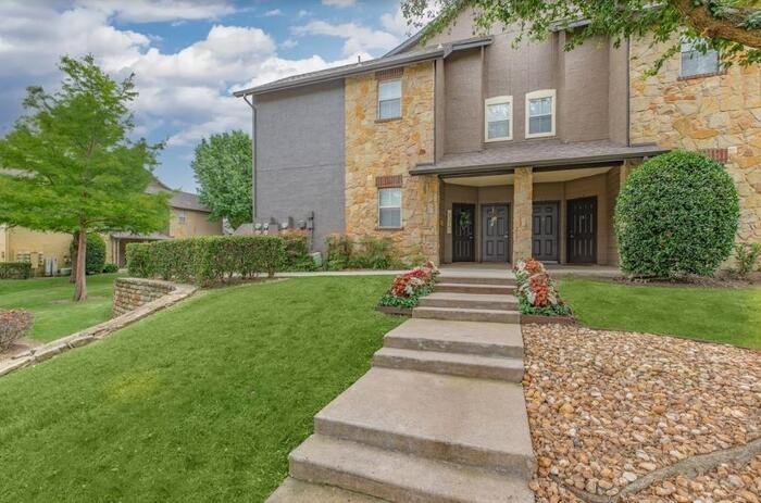 2901 Ridgeview Dr #B1 - Photo 2 of 50