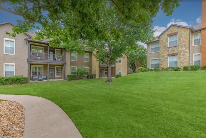 2901 Ridgeview Dr #B2 - Photo 3 of 50