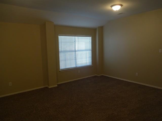 411 Derby Ln - Photo 3 of 21