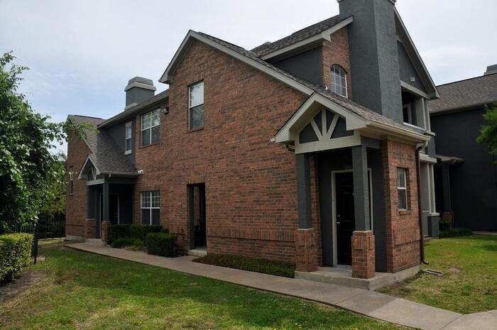 2600 Clear Springs Dr #B2 - Photo 2 of 15