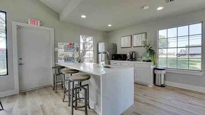 681 N Saginaw Blvd #C4 - Photo 5 of 15