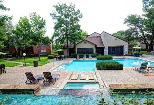 5700 S Hulen St #B1 - Photo 2 of 20