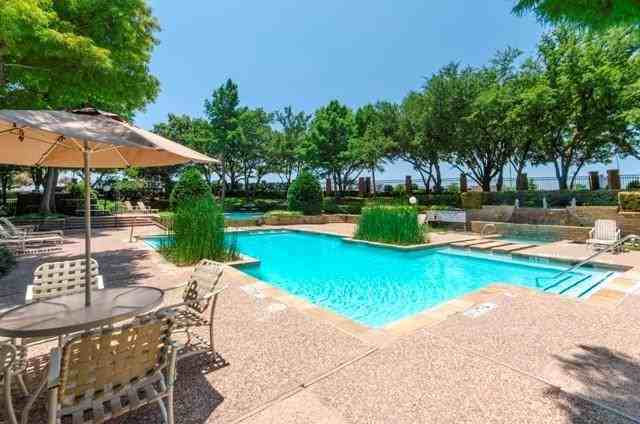 5700 S Hulen St #B1 - Photo 3 of 20