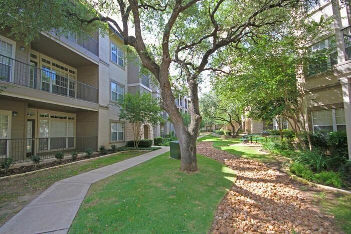 2727 Treble Crk #D1 - Photo 2 of 10