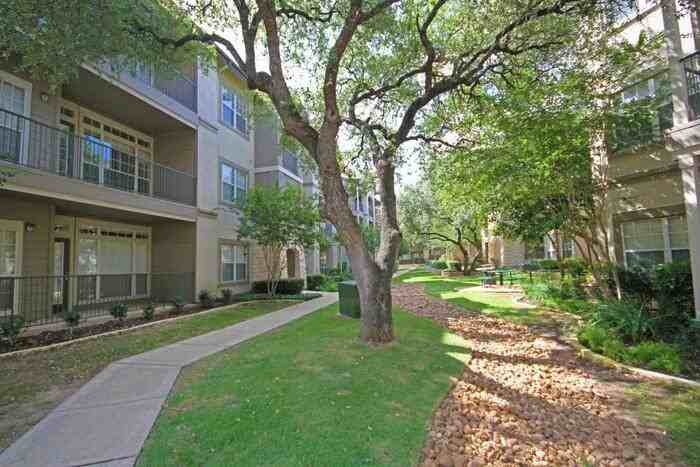 2727 Treble Crk #C1 - Photo 2 of 10