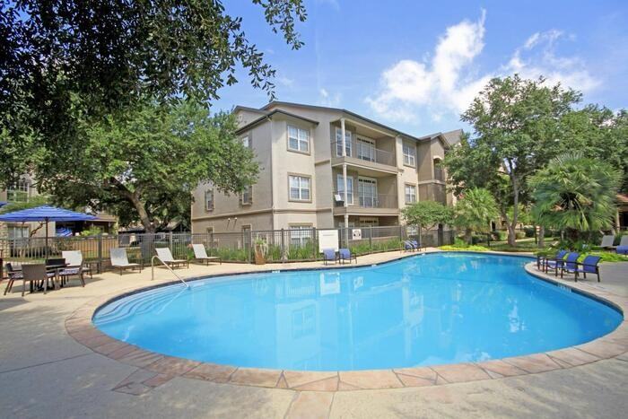 2727 Treble Crk #B3 - Photo 4 of 12