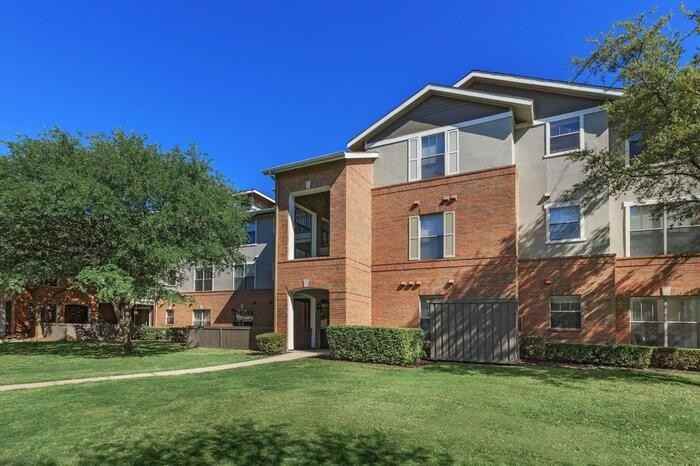 5301 W Spring Creek Pkwy #D2 - Photo 2 of 11