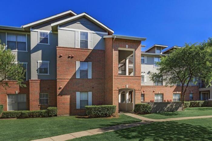 5301 W Spring Creek Pkwy #C2 - Photo 3 of 11