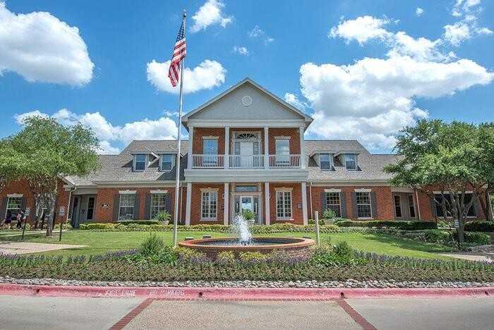 300 E Round Grove Rd #D3