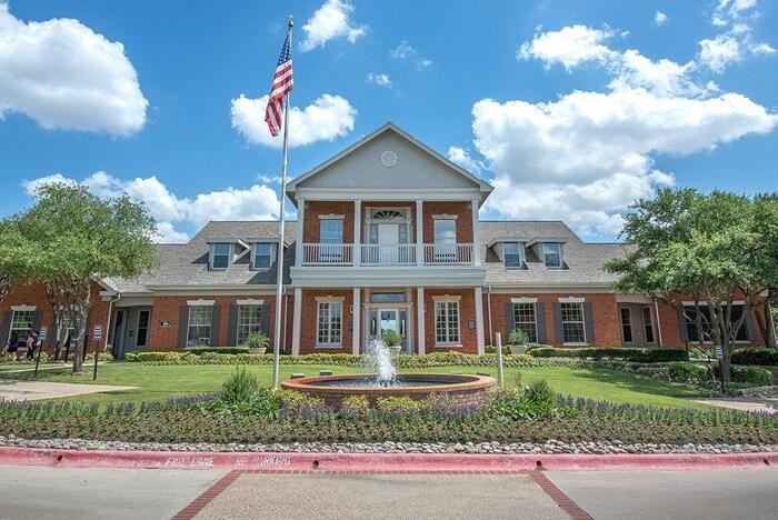 300 E Round Grove Rd #D4