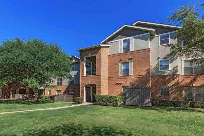 5301 W Spring Creek Pkwy #B2 - Photo 2 of 11