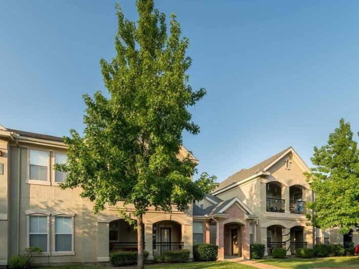 6301 Stonewood Dr #B7 - Photo 2 of 27