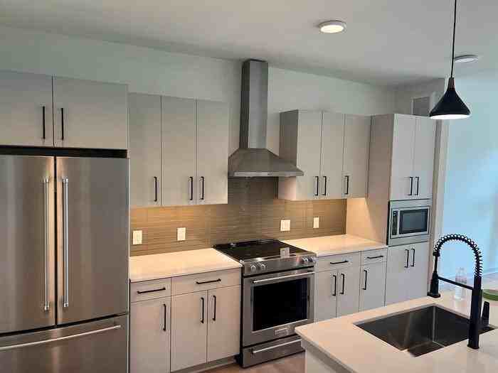 2901 Manor Rd #B19 - Photo 7 of 30