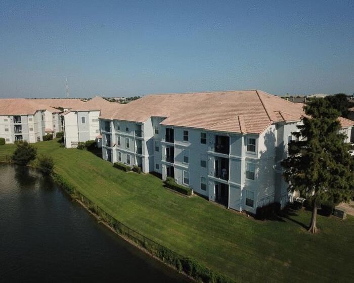 805 Lakeside Cir #D1 - Photo 4 of 31