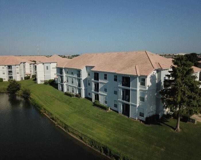 805 Lakeside Cir #D2 - Photo 4 of 31