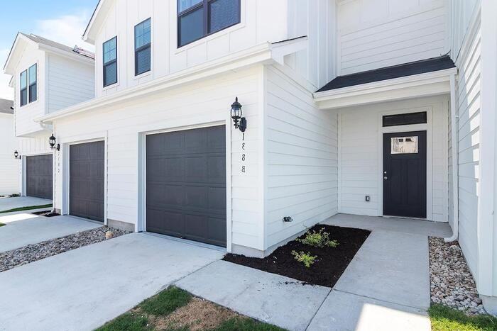 150 Harvest Meadows Rd #D1 - Photo 3 of 9