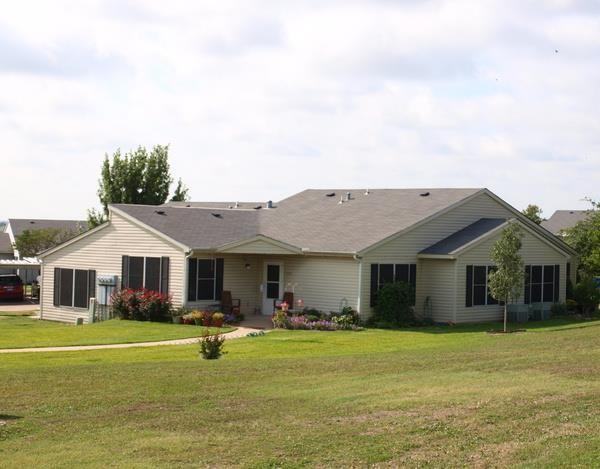 3000 Creekside Dr #B1 - Photo 2 of 5