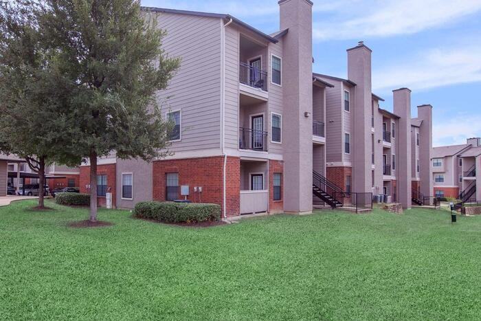 9510 Westpark Dr #C4 - Photo 3 of 34