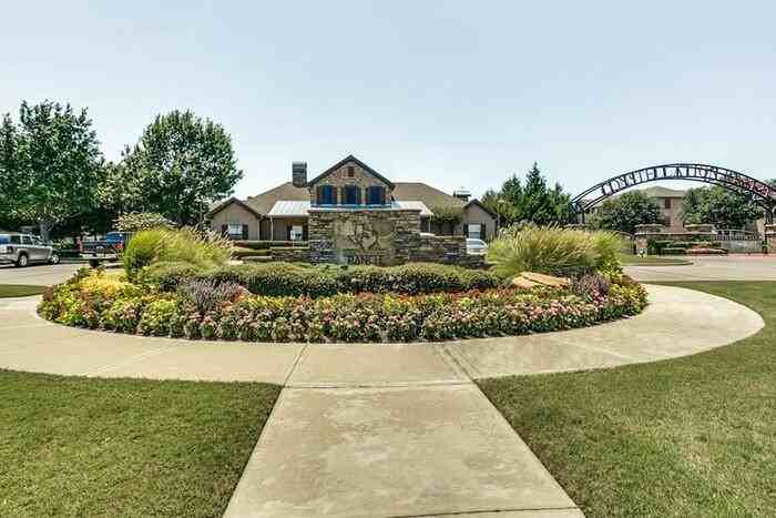 500 W Loop 820 S #C4