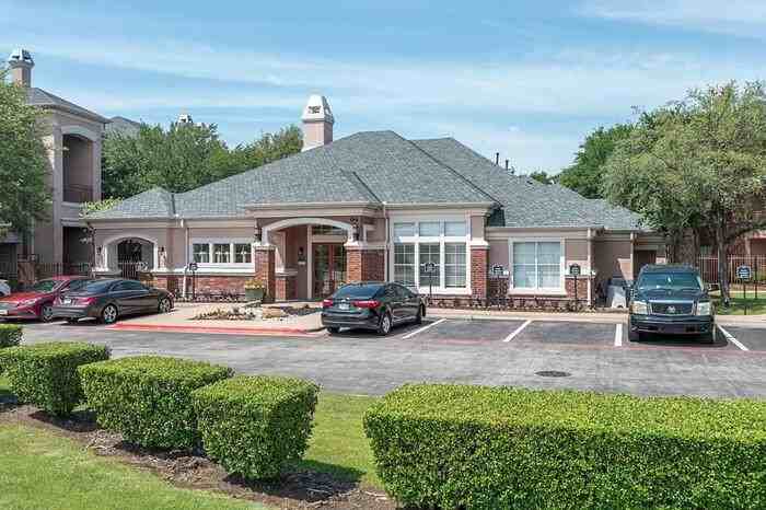 645 N Town East Blvd #B3 - Photo 4 of 23