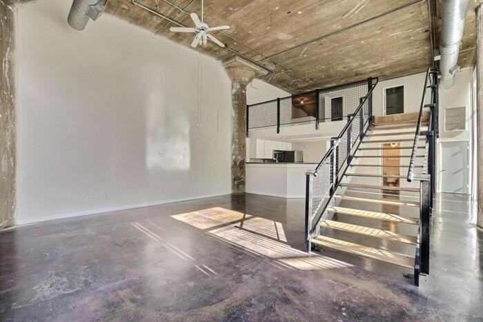 3221 Commerce St #A4 - Photo 7 of 7