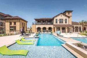 featured image of 10001 North Fwy #C10