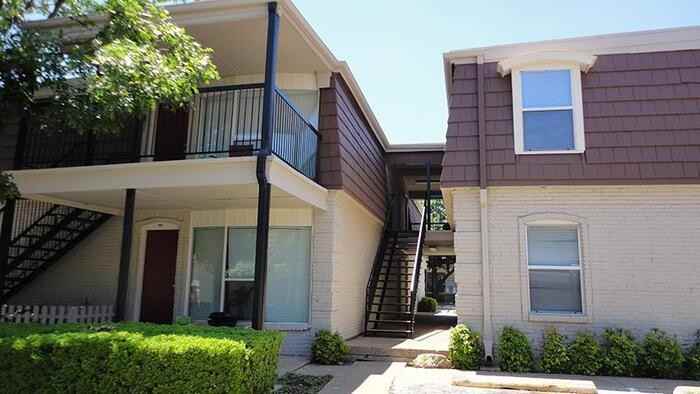 3740 High Vista Dr #D1 - Photo 2 of 7