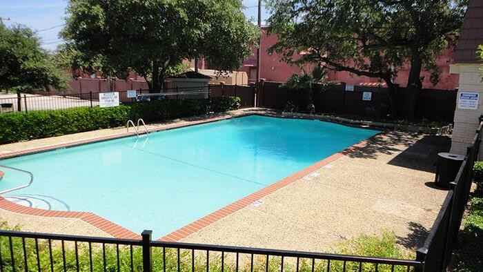 3740 High Vista Dr #D4 - Photo 5 of 10