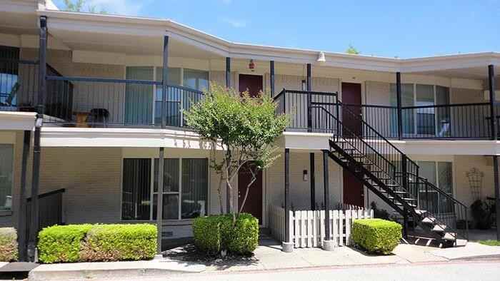 3740 High Vista Dr #B1 - Photo 3 of 7