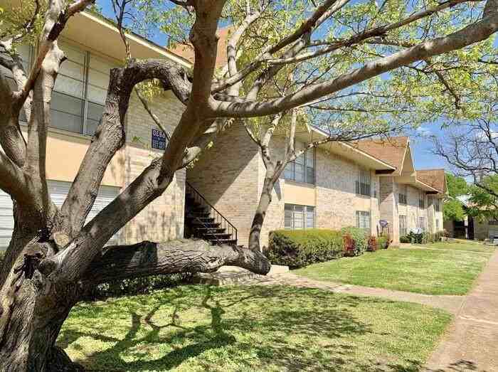 6864 Larmanda St #B1 - Photo 3 of 6