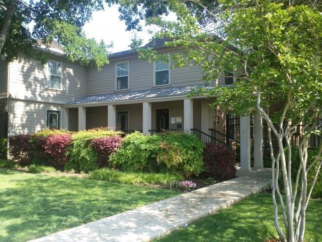 2603 Hillburn Dr #E1 - Photo 3 of 10