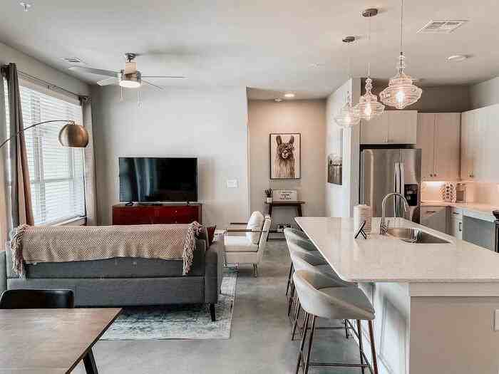 2413 Race St #B2 - Photo 3 of 17