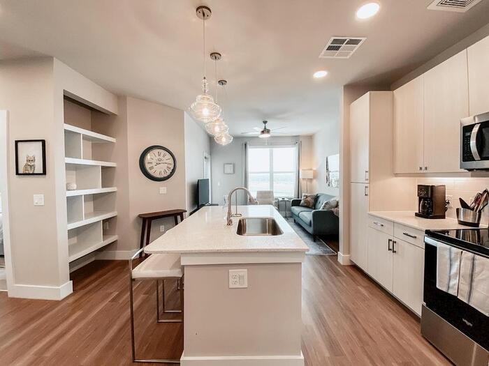 2413 Race St #B2 - Photo 6 of 17