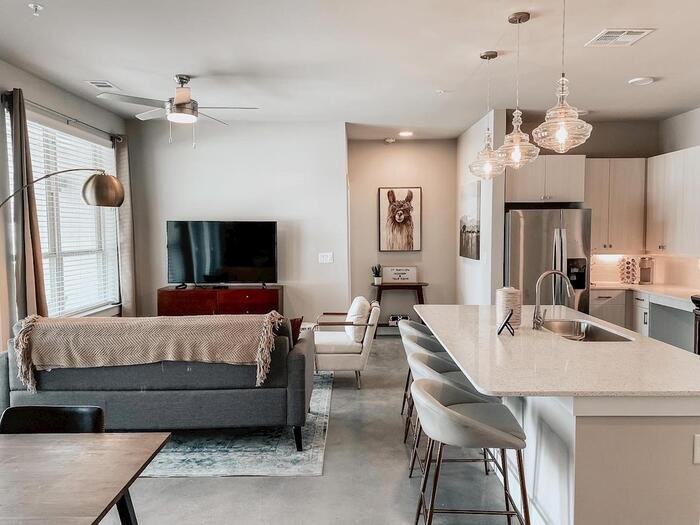 2413 Race St #B3 - Photo 3 of 18