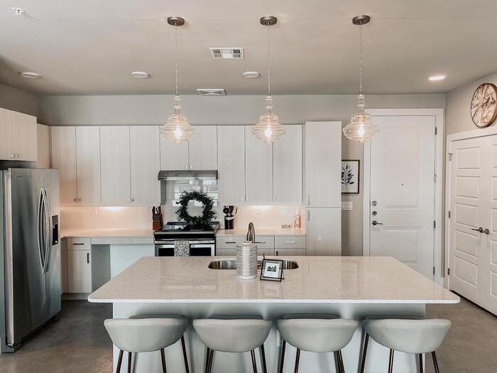 2413 Race St #B3 - Photo 5 of 18