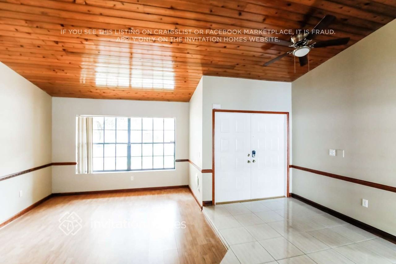 16630 Nw 82nd Ave - Photo 3 of 17