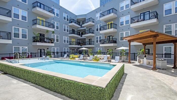 800 Ross Ave #B9 - Photo 3 of 17