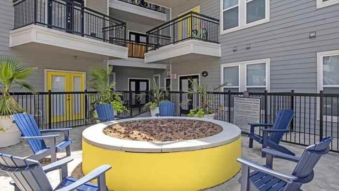 800 Ross Ave #B9 - Photo 4 of 17