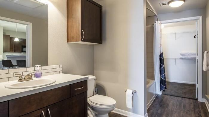 800 Ross Ave #B10 - Photo 7 of 18