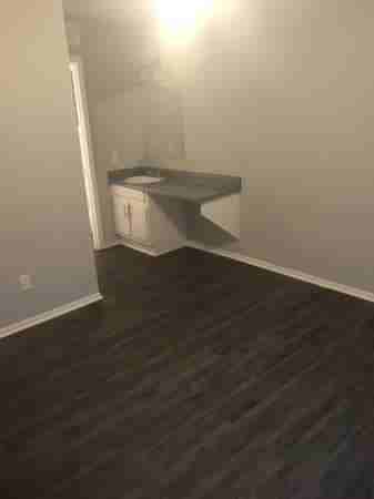 2755 E Ledbetter Dr #C1 - Photo 6 of 7