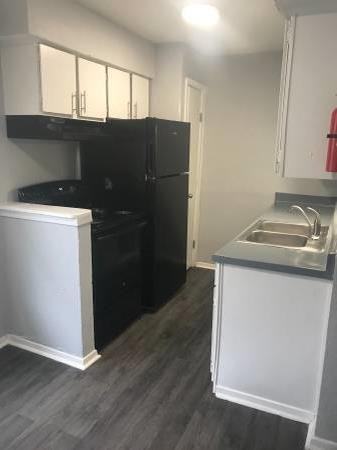 2755 E Ledbetter Dr #C3 - Photo 4 of 7