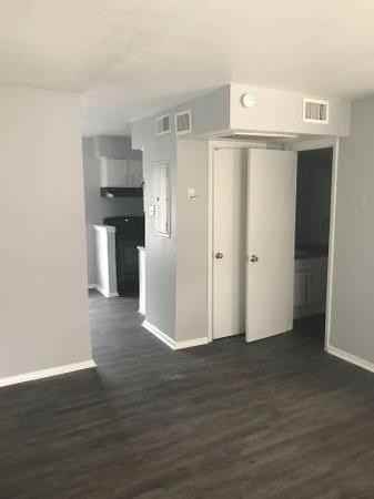 2755 E Ledbetter Dr #C7 - Photo 3 of 7